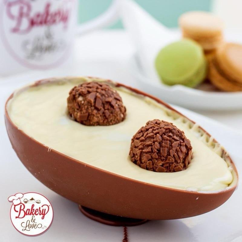 Uovo snack di cioccolato ripieno di golose creme nei gusti: merendero, dubai, buenito, chocosnick, speculus, cereali, hyppo, buenito white, donatello.